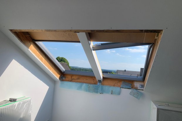 Nachträglicher Dachfenster-Einbau in einer Dachgeschoss-Wohnung