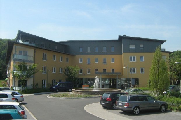 Neubau_Fassadenbekleidung_Staffelgeschoß_PREFA_Fassadensidings_2011