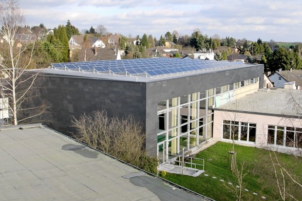 Solaranlage Schwimmhalle Neunkirchen-Seelscheid (2004)