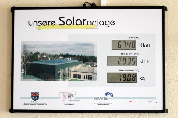 Solaranlage Schwimmhalle Neunkirchen-Seelscheid (2004)